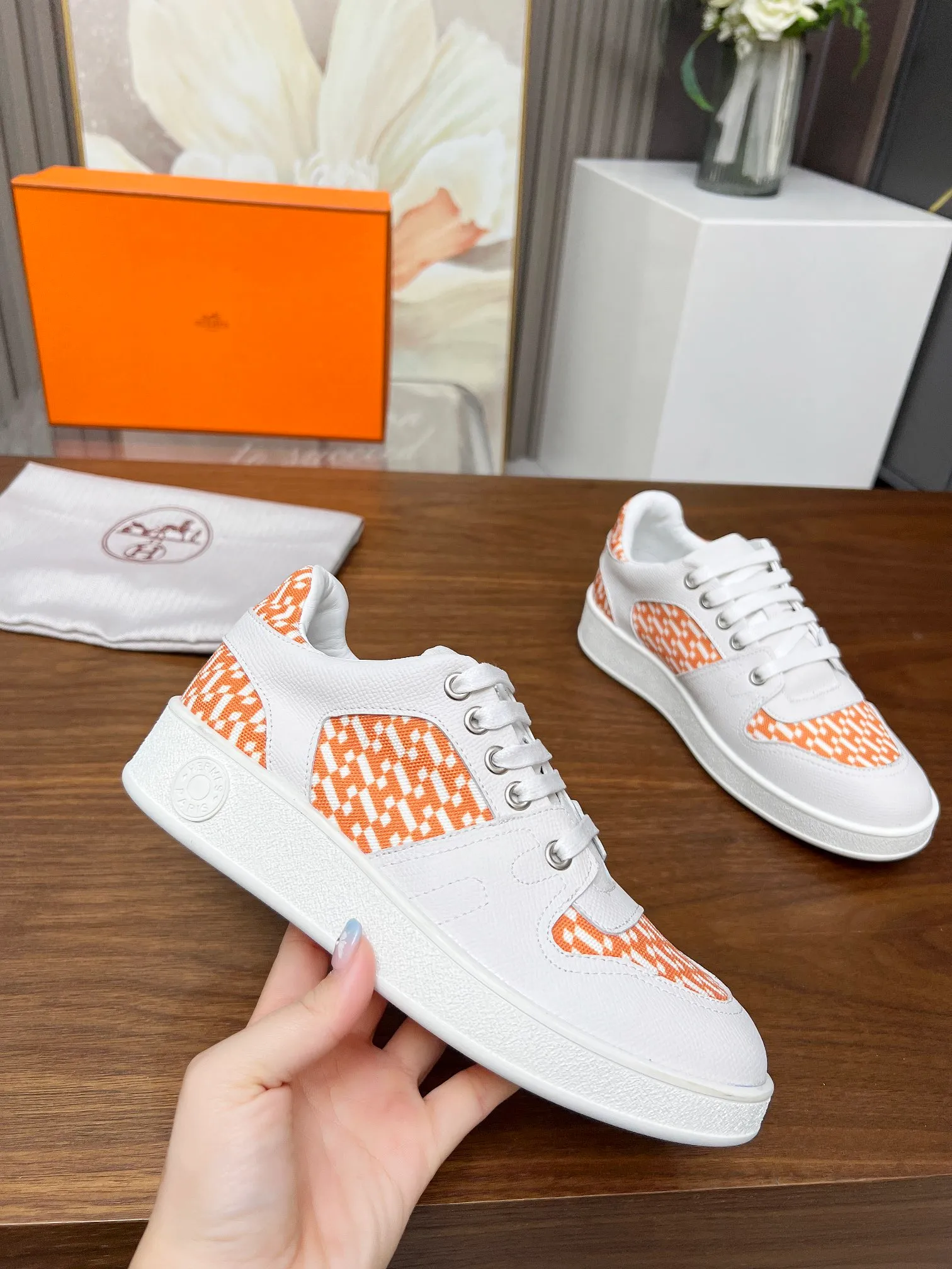 👟👟Ex-factory price 520👟👟 🔥🔥🔥French direct mail HERMES/Hermès flat fashion sports and casual shoes Korean style lace-up mesh lightweight! ! Breathable and comfortable, standard size 35/40 (41 can be customized and will not be returned)